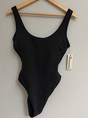 No Boundaries New!  Black Textured Women’s One-Piece Swimsuit size M 8-10